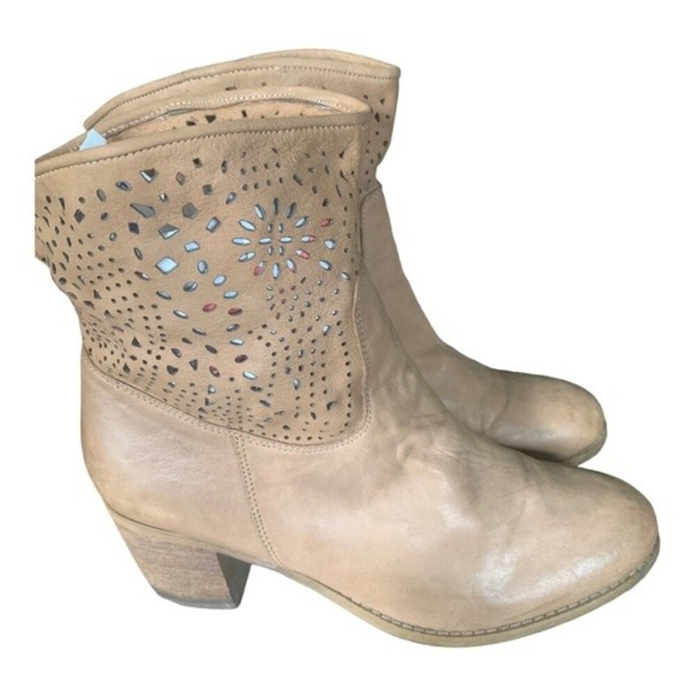 Crown Vintage Perforated Laser Cut Leather Ankle Boots Women's Size 9.5 Western